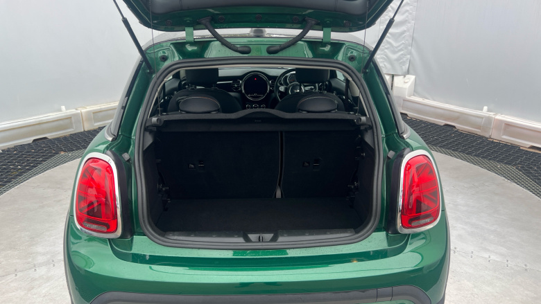 MINI Hatchback 1.5 Cooper Classic 3dr Petrol Hatchback